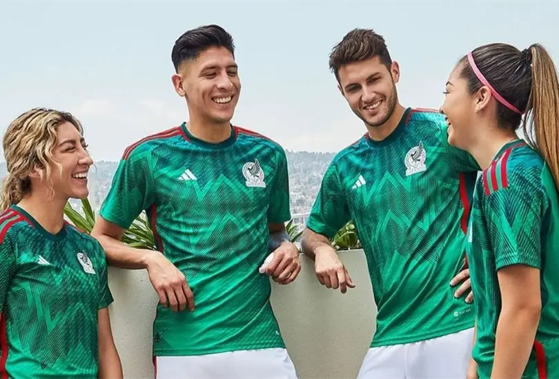 La Selección Mexicana de Futbol recientemente presentó el uniforme que utilizará en el Mundial de Qatar 2022. La Selección Mexicana de Futbol recientemente presentó el uniforme que utilizará en el Mundial de Qatar 2022.