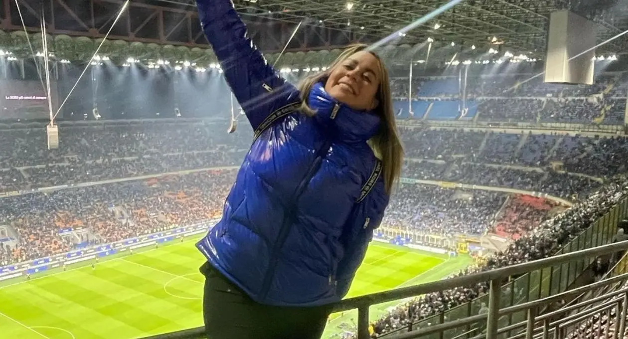 En ese mismo a&ntilde;o ingres&oacute; a las filas de Televisa y form&oacute; parte del programa S&uacute;per Estadio, el cual se transmit&iacute;a de lunes a viernes.