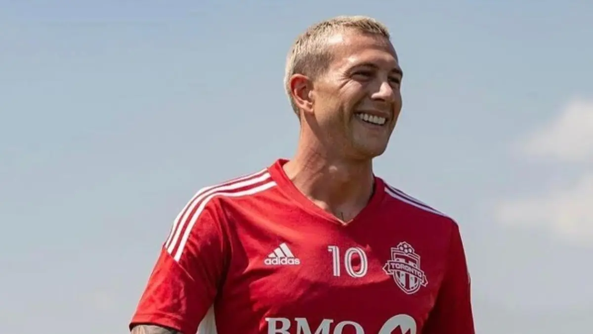 El quinto futbolista mejor pagado de la MLS, que supera al mejor pagado de la Liga MX, es Federico Bernardeschi. El italiano, recién llegado al Toronto FC, percibe 5.7 millones de dólares anuales.