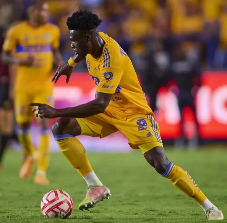 Caicedo en juego con Tigres - @jordy_caicedo_oficial
