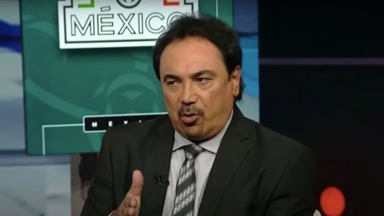 Hugo Sánchez lanzó una dura critica al trabajo de Andrés Lillini. Foto: Captura de pantalla - (YouTube)