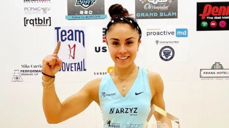 Paola Longoria tras una competencia. @paolongoria