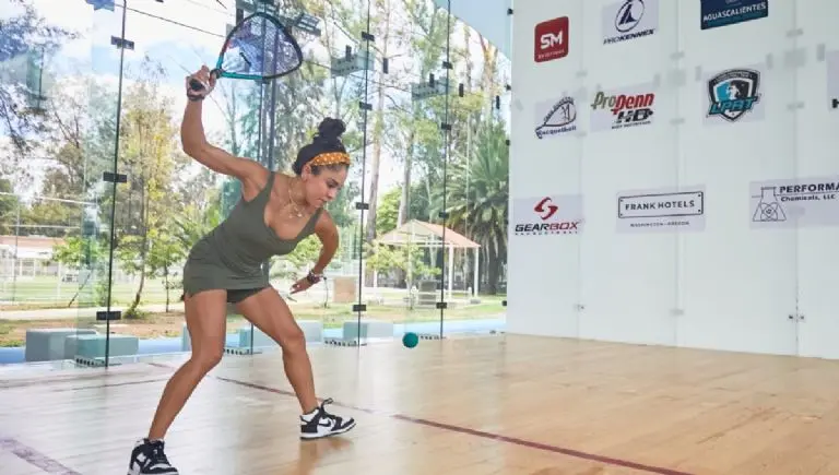 Paola Longoria en entrenando. @paolongoria