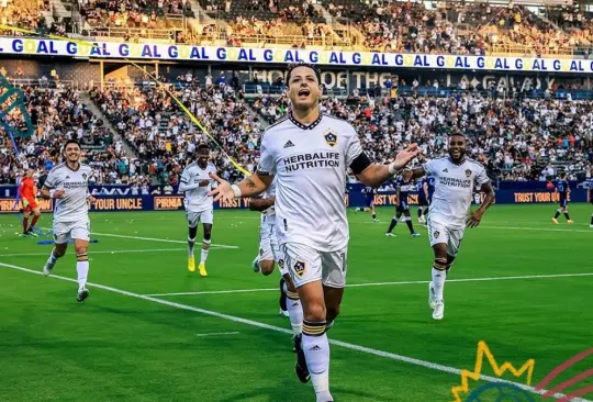 Chicharito marcó penal a lo panenka con el LA Galaxy.