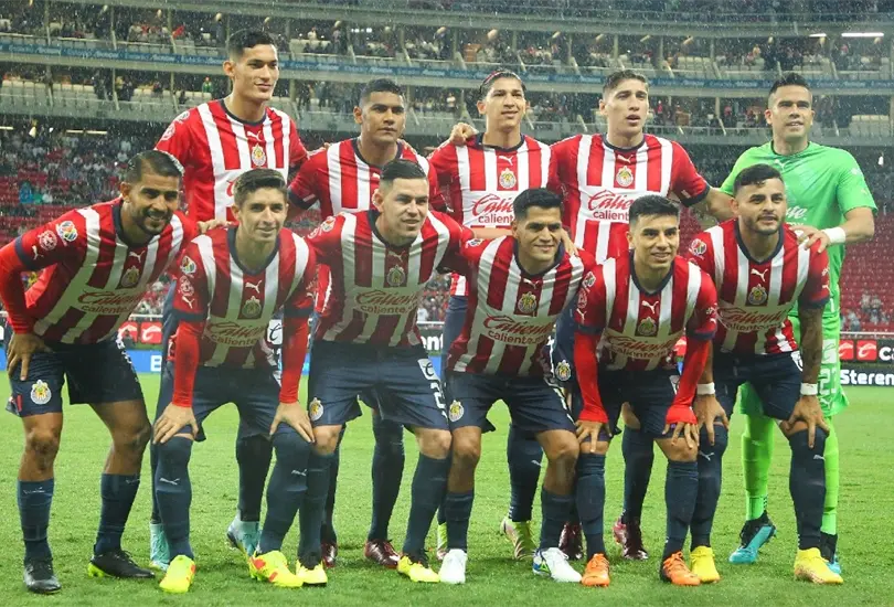 Los jugadores de Chivas pidieron apoyo de la afición después de empatar con Atlas Los jugadores de Chivas pidieron apoyo de la afición después de empatar con Atlas