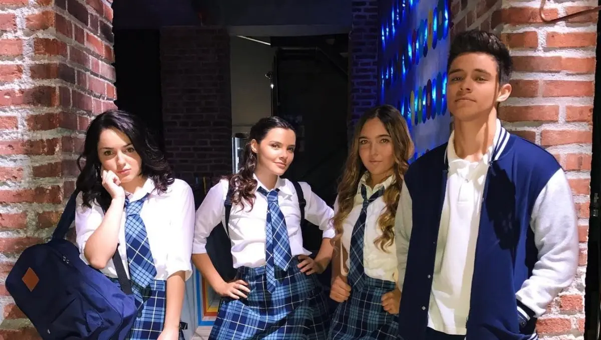Disney le dio la oportunidad de dar el salto a Nickelodeon donde formó parte de la serie ´Kally´s Mashup", en donde interpretó a Lisa.