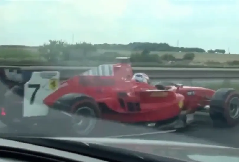 Este auto sorprendi&oacute; a los conductores en Rep&uacute;blica Checa.