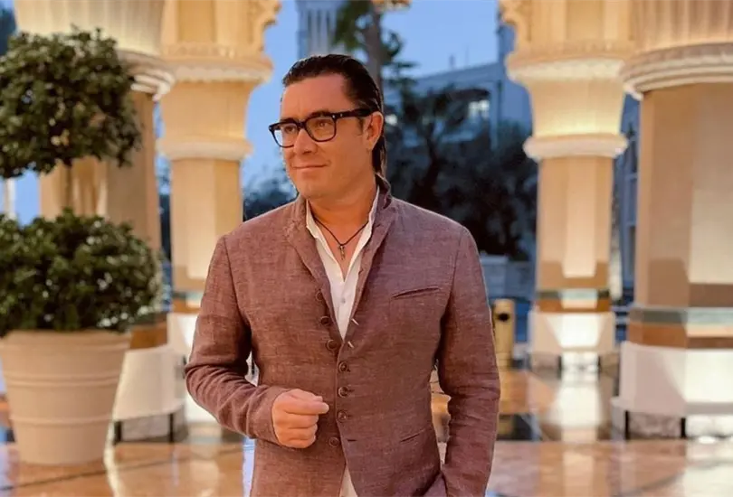 Antonio Rosique es uno de los periodistas de deportes m&aacute;s carism&aacute;ticos en la televisi&oacute;n mexicana.