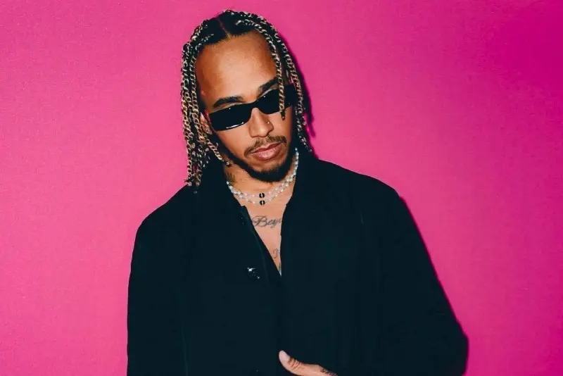 NEGOCIOS: Hamilton ha empezado a incursionar en el mundo de los negocios al invertir en algunas empresas y en un equipo de la NFL. 