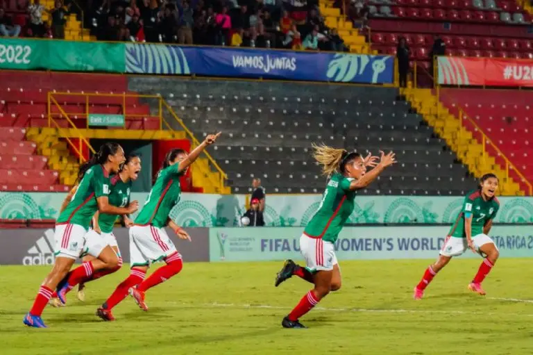 Alexia Villanueva celebra el gol del triunfo - @miseleccionmx