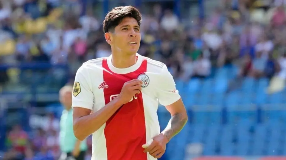 Edson &Aacute;lvarez es uno de los mejores jugadores que tiene el futbol neerland&eacute;s.