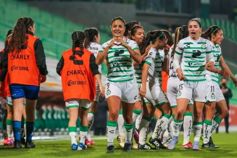 Alexia Villanueva es la goleadora de Santos Femenil - Twitter @ClubSantosFem