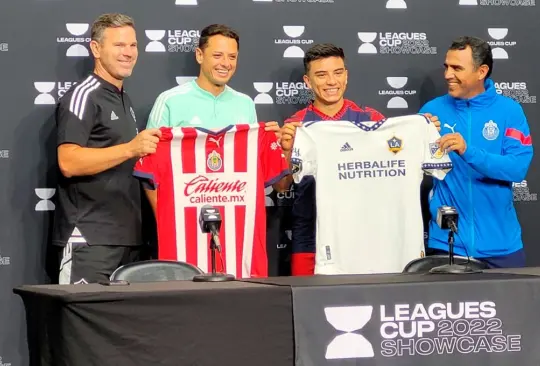 Javier Chicharito fue señalado en las redes después de lucir una vez más la playera de Chivas. Javier Chicharito fue señalado en las redes después de lucir una vez más la playera de Chivas.