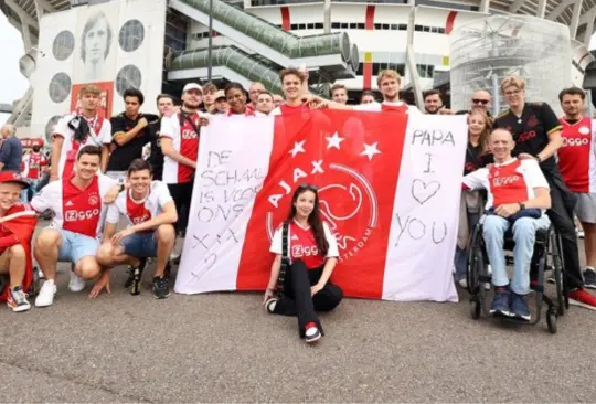 El Ajax no permitirá que sus fans entren al estadio con sus pancartas.