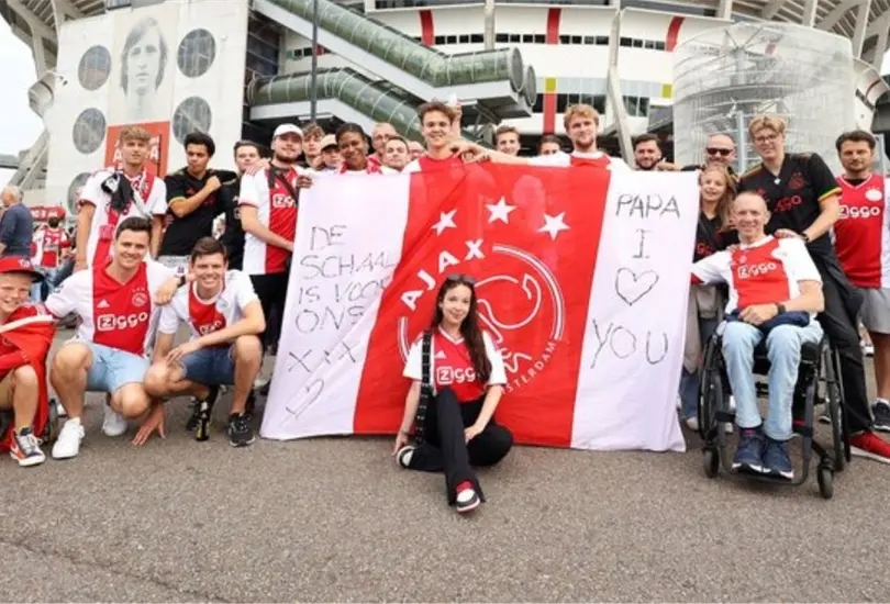 El Ajax no permitirá que sus fans entren al estadio con sus pancartas. El Ajax no permitirá que sus fans entren al estadio con sus pancartas.