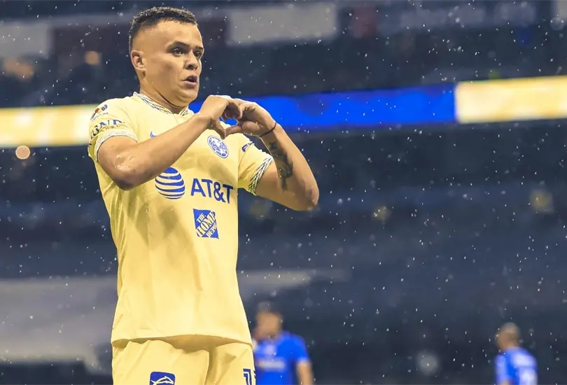 Jonathan Rodríguez celebra su gol ante Cruz Azul durante la mayor goleada en la historia del Clásico Joven. Jonathan Rodríguez celebra su gol ante Cruz Azul durante la mayor goleada en la historia del Clásico Joven.