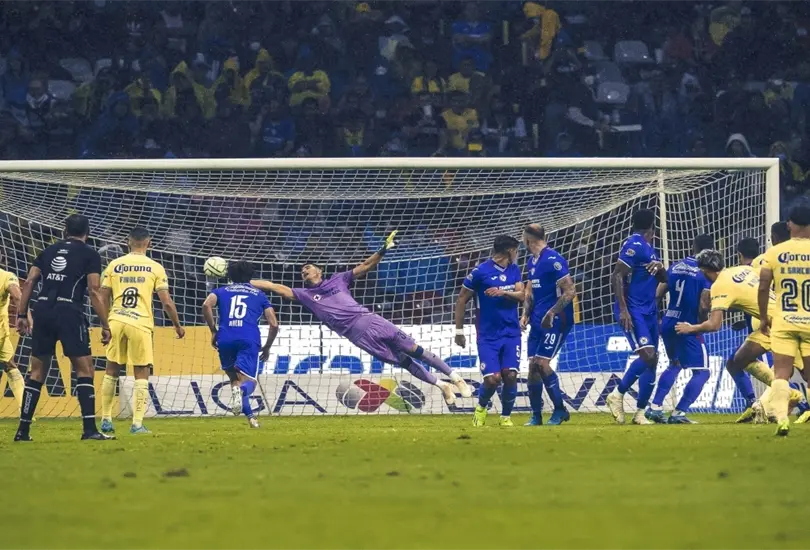 Cruz Azul y Am&eacute;rica podr&iacute;an enfrentarse en semifinales para tener la revancha despu&eacute;s de la goleada de 7-0.