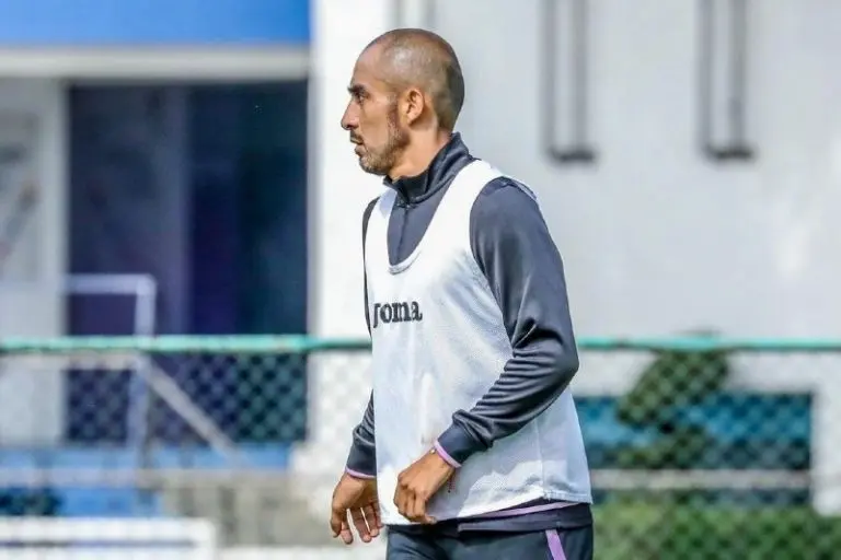 Rafael Baca fue criticado por su expulsión en el Clásico Joven - Twitter @RafaBacaJr