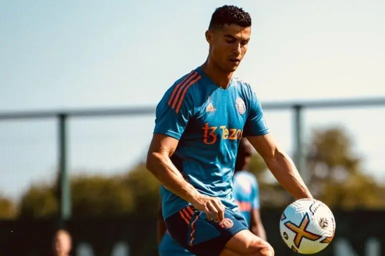 Cristiano Ronaldo no ha jugado como titular en lo que va de la temporada. - Twitter @ManUtd