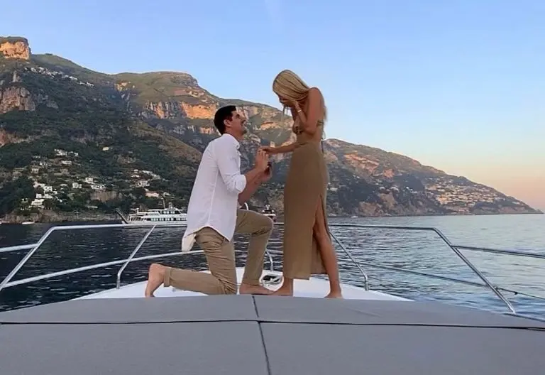 Thibaut Courtois le pidió matrimonio a su novia. (@mishelgerzig)