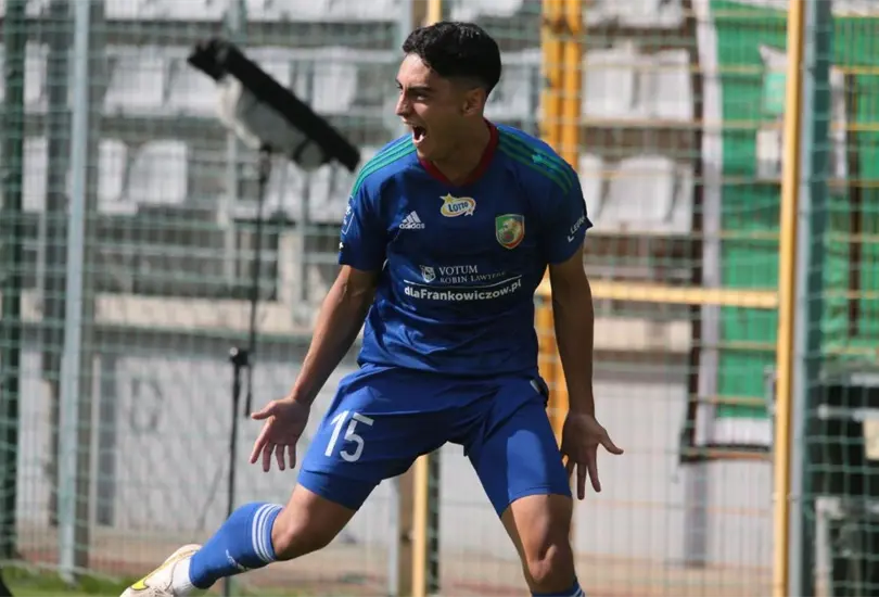Santiago Naveda marc&oacute; su primer gol con la camiseta del Miedz Legnica de Polonia.