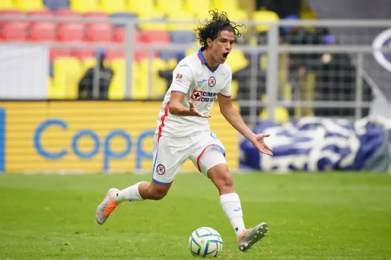 Ignacio Rivero durante el CruzA zul vs Querétaro. @CruzAzul