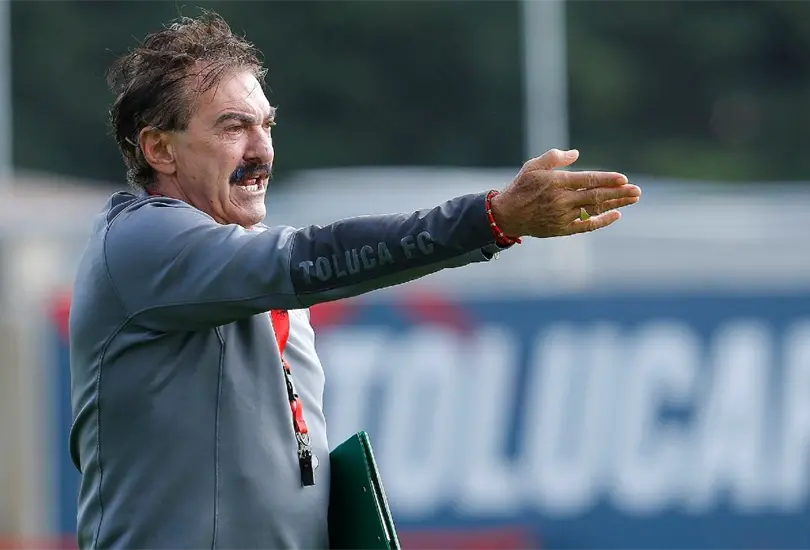 Ricardo La Volpe revel&oacute; su top 5 de los mejores futbolistas mexicanos en la historia