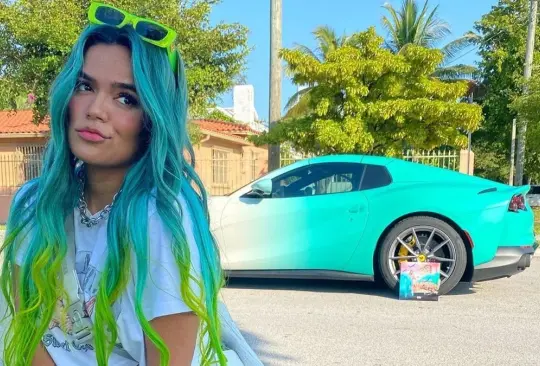 Karol G le gustan mucho los coches y tiene varios en su colección
