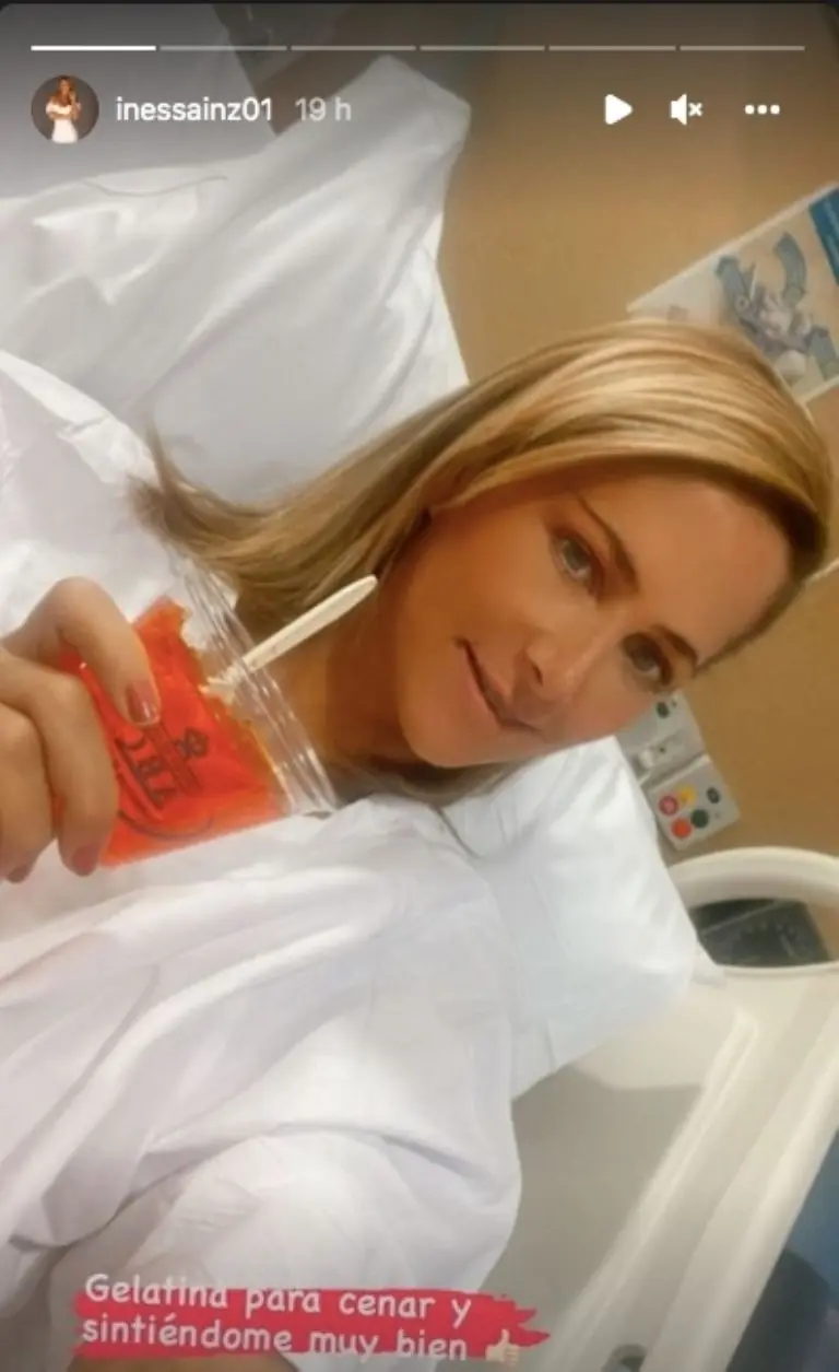 Inés Sainz se dio tiempo de compartir fotos en sus historias. (Captura de pantalla)