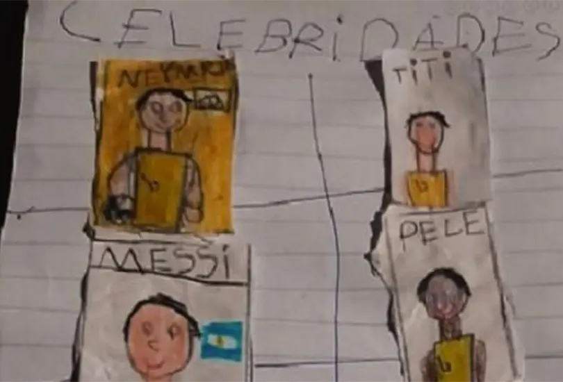 El ni&ntilde;o brasile&ntilde;o dibuj&oacute; sus &aacute;lbum en un cuaderno, ya que sus padres no ten&iacute;an dinero para compr&aacute;rselo.