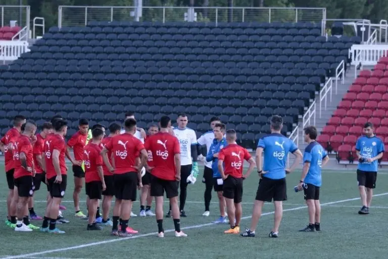 Guillermo Barros Schelotto, técnico de Paraguay, llamó a futbolistas de la Liga MX - Twitter @Albirroja