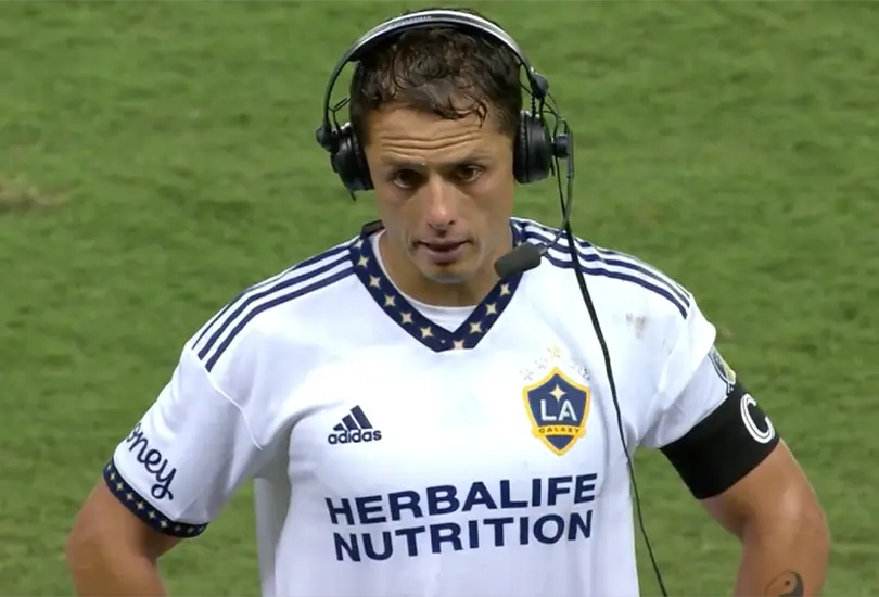 Chicharito Hernández anotó un doblete en la derrota del Galaxy de Los Ángeles ante el Sporting KC Chicharito Hernández anotó un doblete en la derrota del Galaxy de Los Ángeles ante el Sporting KC
