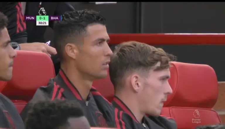 Cristiano Ronaldo lució incómodo en el primer tiempo del juego. (Captura de pantalla)
