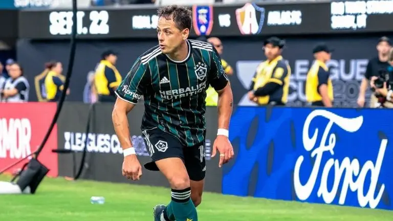 Javier 'Chicharito' Hernández opinó sobre si la MLS ya superó a la Liga MX. Foto: Twitter @LAGalaxy