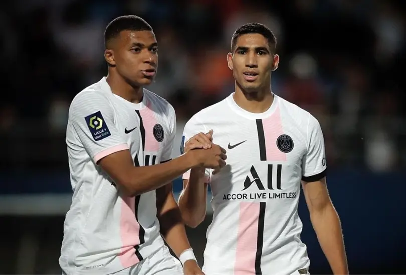 Kylian Mbappé fue duro con Achraf Hakimi, uno de sus amigos en el vestidor del PSG. Kylian Mbappé fue duro con Achraf Hakimi, uno de sus amigos en el vestidor del PSG.