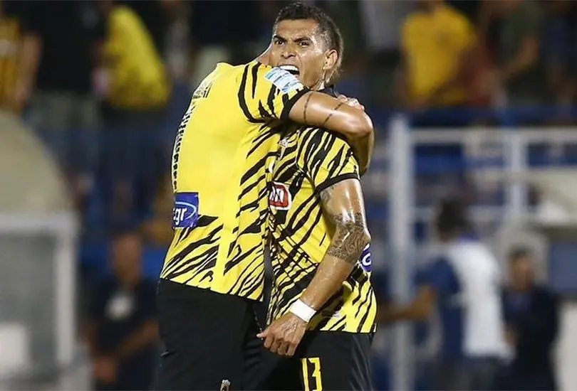 Orbel&iacute;n Pineda abri&oacute; el marcador en el AEK vs Panathinaikos