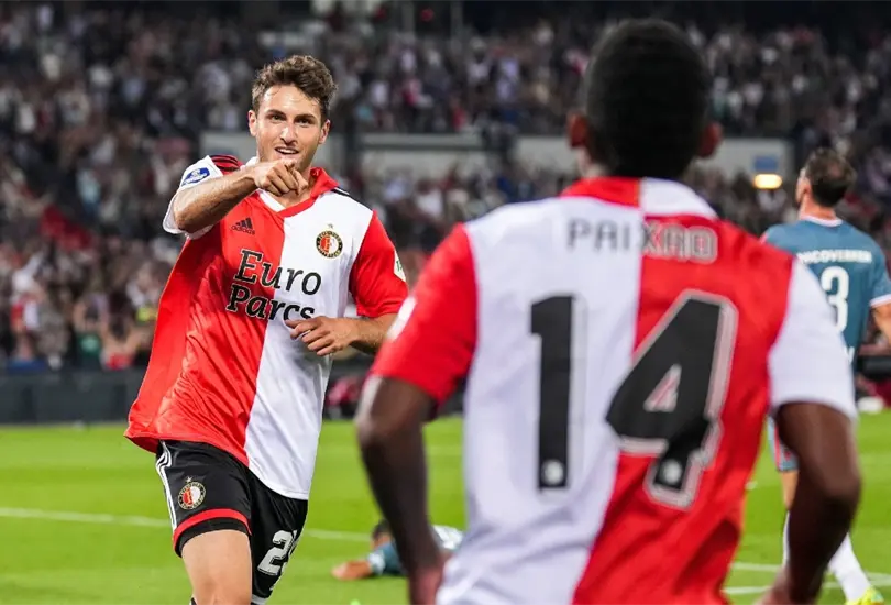 Santiago Gim&eacute;nez celebra su gol en el triunfo del Feyenoord sobre el Sparta en el Cl&aacute;sico de Rotterdam