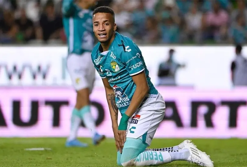 Byron Castillo tendría que comparecer ante la FIFA para hablar sobre su falsa nacionalidad Byron Castillo tendría que comparecer ante la FIFA para hablar sobre su falsa nacionalidad