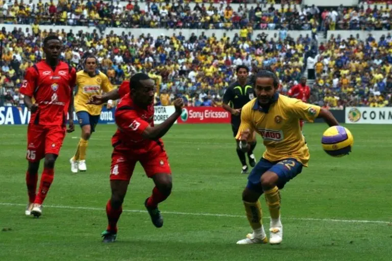 Alvin Mendoza jugó varios años con el América - (Isaac Esquivel/Cuarto Oscuro)