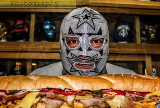 Las tortas Súper Astro ofrecen más de 10 especialidades, además de contar con eventos con luchadores profesionales.