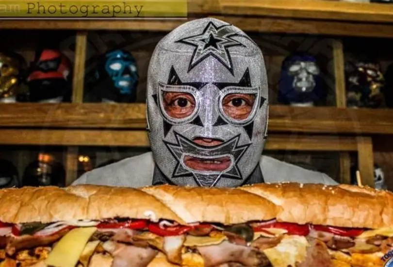 Las tortas S&uacute;per Astro ofrecen m&aacute;s de 10 especialidades, adem&aacute;s de contar con eventos con luchadores profesionales.