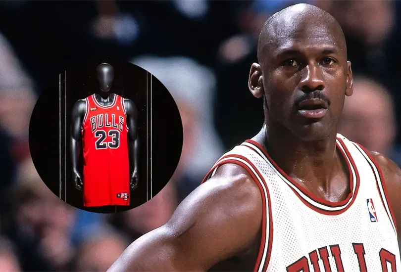 Uno de los &uacute;ltimos jersey de Michael Jordan fue subastado en una millonaria cifra.