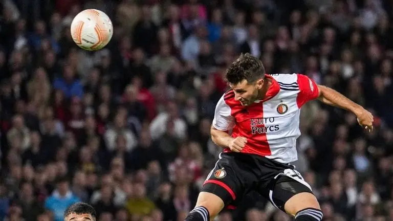 Santiago Giménez anotó en la Europa League. (@feyenoord)