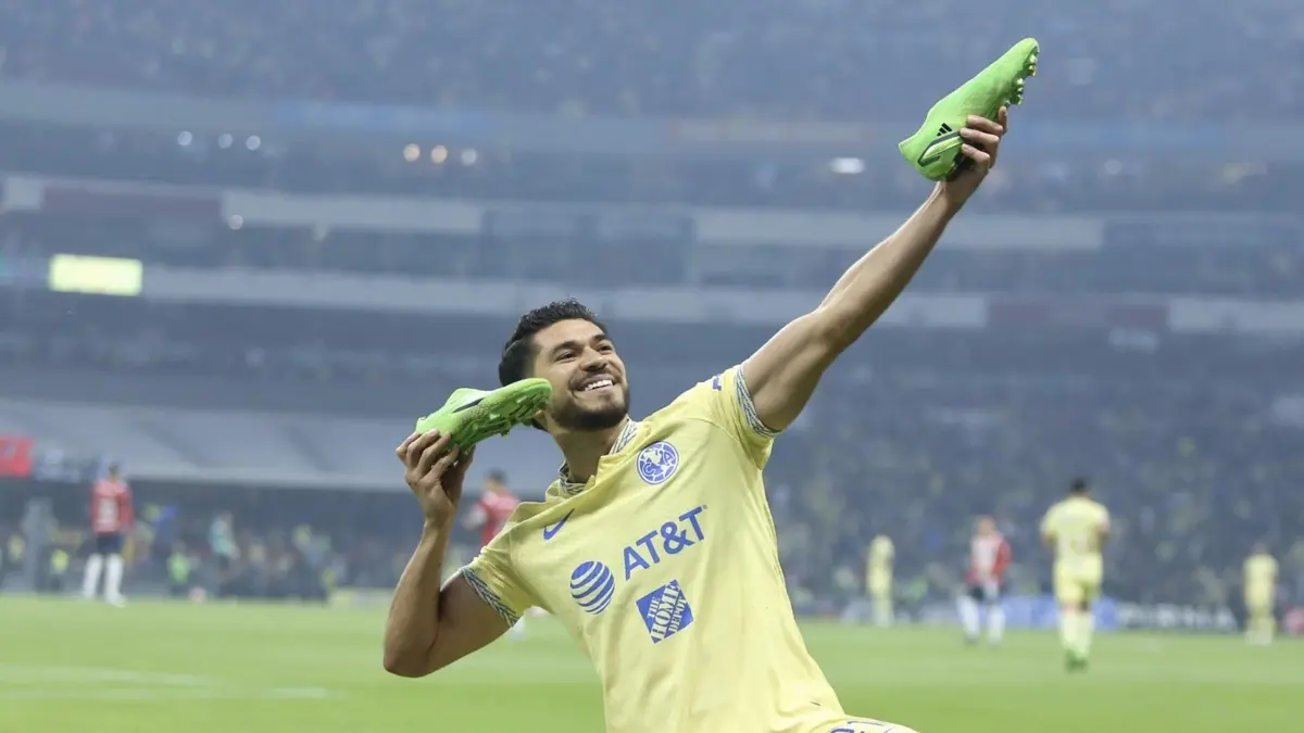 Henry Martín entró en los libros de historia del América al ser parte del Top10 de goleadores de la institución con 77 tantos, de los cuales cinco fueron ante Chivas, donde ha hecho celebraciones icónicas de los ídolos del equipo.