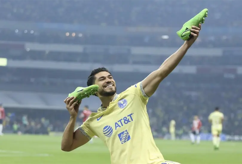 Henry Martín celebró como Cuauhtémoc Blanco en el Clásico Nacional ante Chivas. Henry Martín celebró como Cuauhtémoc Blanco en el Clásico Nacional ante Chivas.