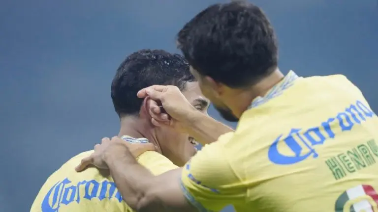 Alejandro Zendejas y Henry Martín celebran con América - @LigaBBVAMX