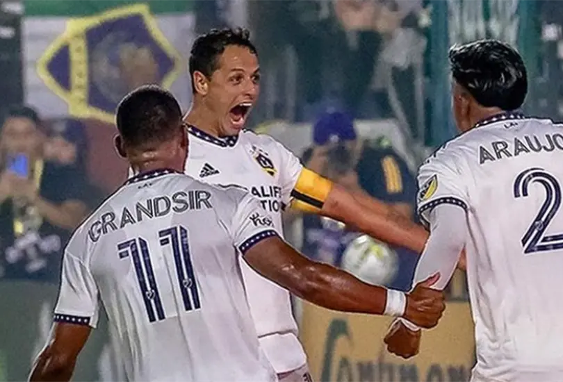 Chicharito Hernández anotó un gol de taconcito en el triunfo del Galaxy de Los Ángeles Chicharito Hernández anotó un gol de taconcito en el triunfo del Galaxy de Los Ángeles