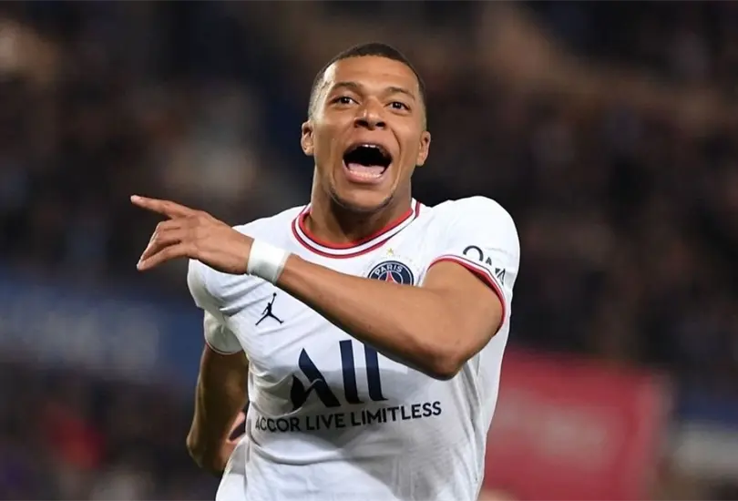 Kylian Mbapp&eacute; fue visto junto a In&eacute;s Rau, una modelo transg&eacute;nero nacida en Francia.