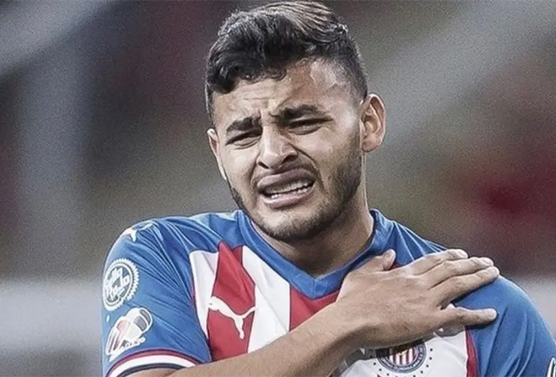 Alexis Vega asegura que afici&oacute;n de Chivas lo hizo llorar tras ser abucheado hace unos meses ante Pachuca.