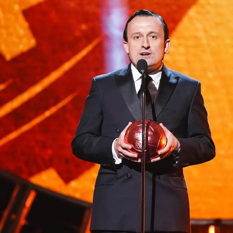Mikel Arriola en la gala del Balón de Oro de la Liga MX - @mikelarriolap